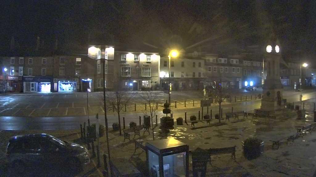 Thirsk webcam overlooking the Market Place