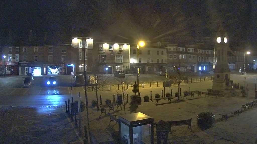 Thirsk webcam overlooking the Market Place
