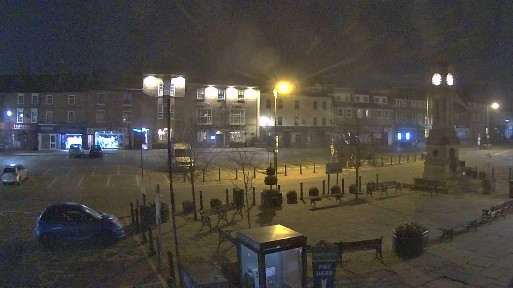 Thirsk webcam overlooking the Market Place