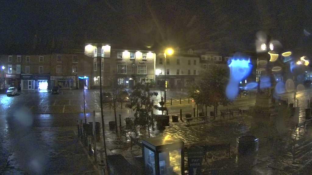 Thirsk webcam overlooking the Market Place