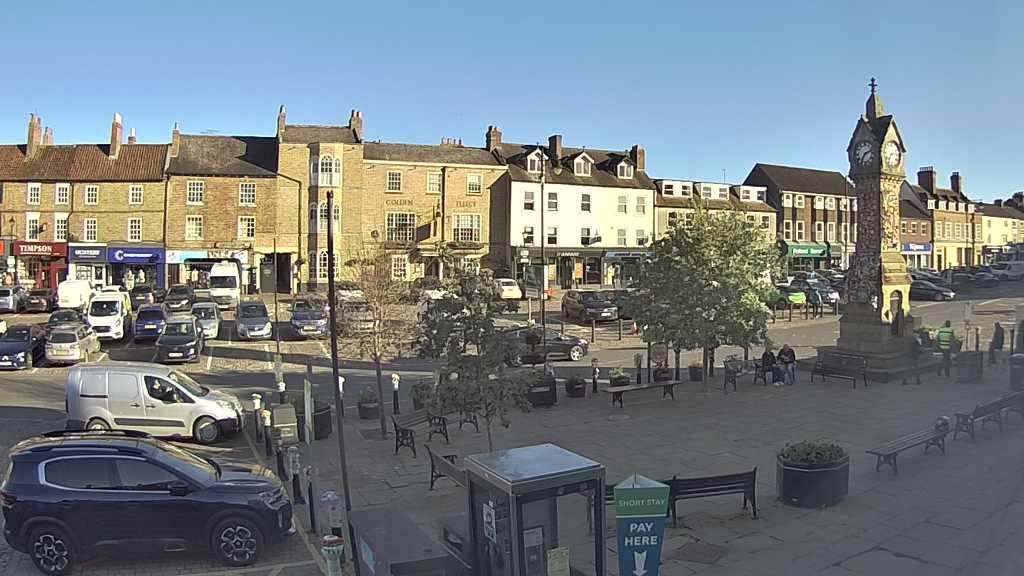Thirsk webcam overlooking the Market Place