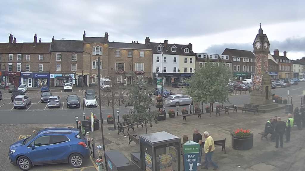 Thirsk webcam overlooking the Market Place