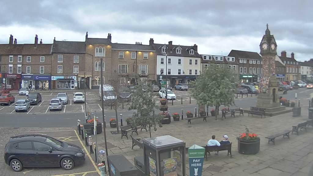 Thirsk webcam overlooking the Market Place