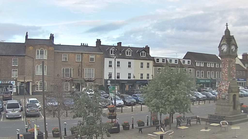 Thirsk webcam overlooking the Market Place