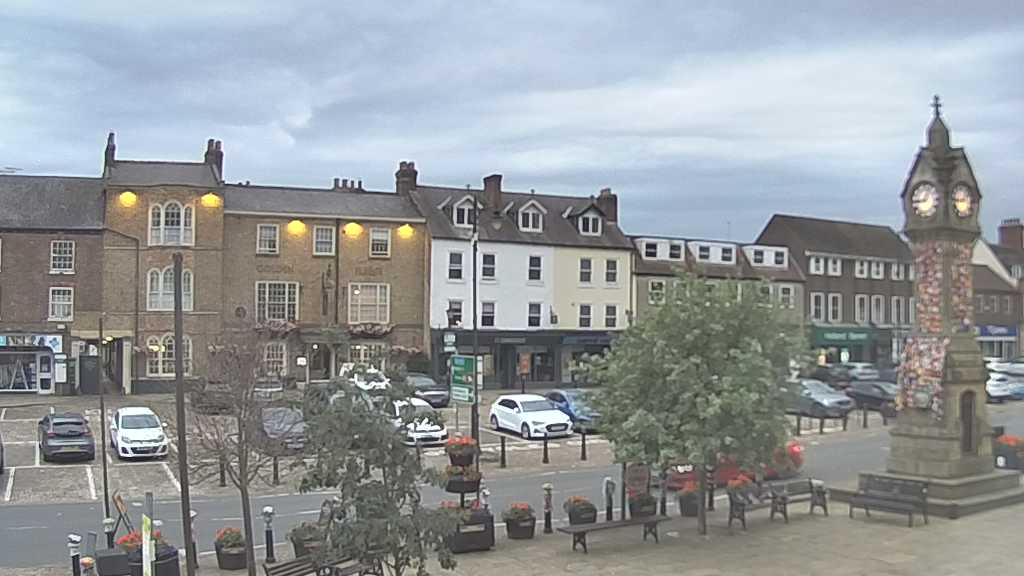 Thirsk webcam overlooking the Market Place